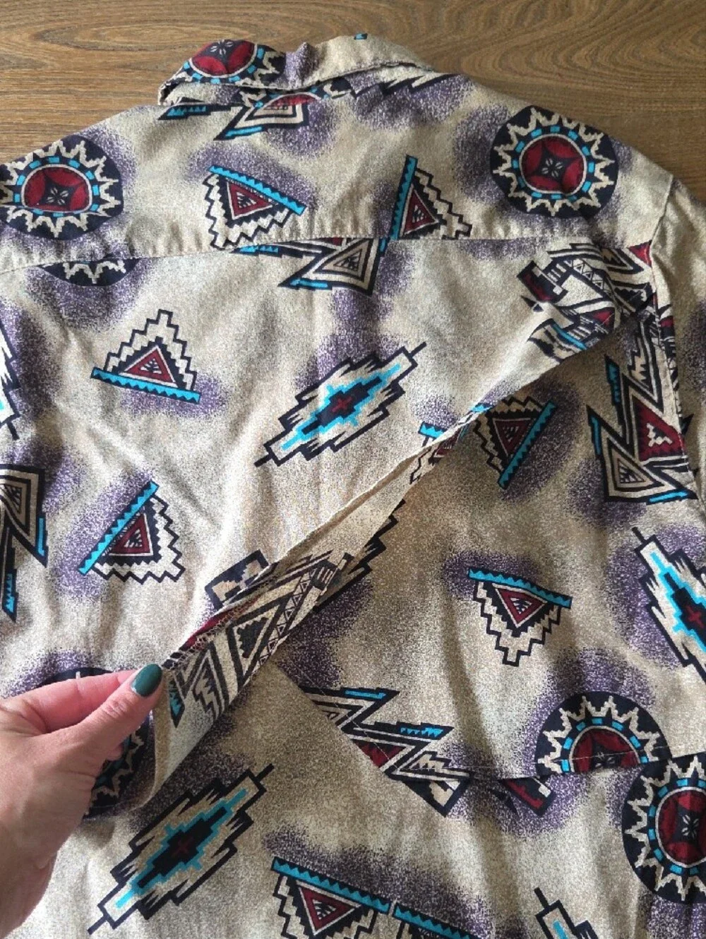 Vintage Wrangler Beige Aztec-Print Lightweight Buttom Up Shirt